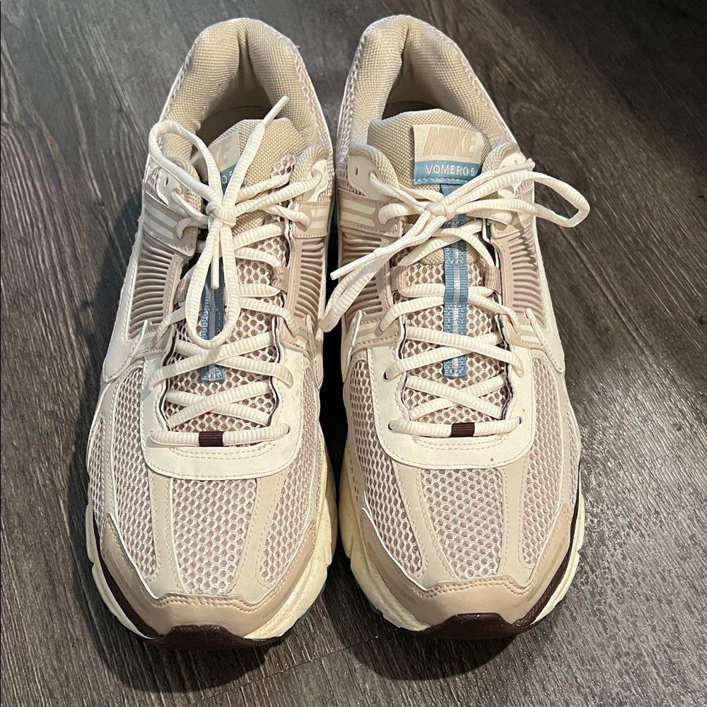 Nike Vomero 5 Light Beige and White Sneakers